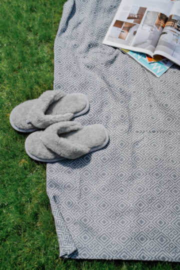 Flip-flop tofflor KARAMEL grå - Bild 4